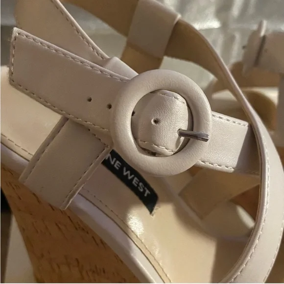 NWOT Nine West sandal wedges in an white/off-white color. Size 7.5. - Picture 6 of 6